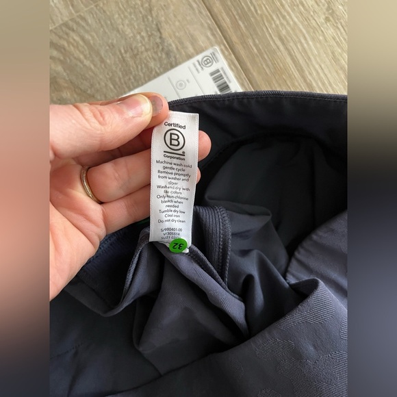 NWT ATHLETA Brooklyn Textured Ankle Pant Leopard Medieval Violet - Size 26 (3XL) - Picture 7 of 10